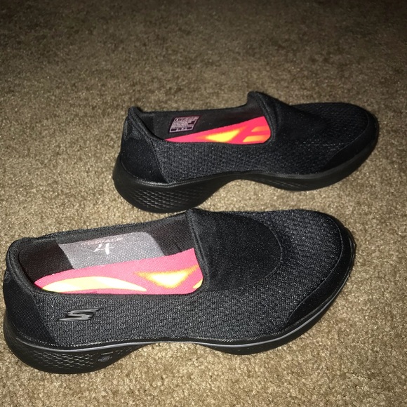 Brand New Skechers - Picture 3 of 4